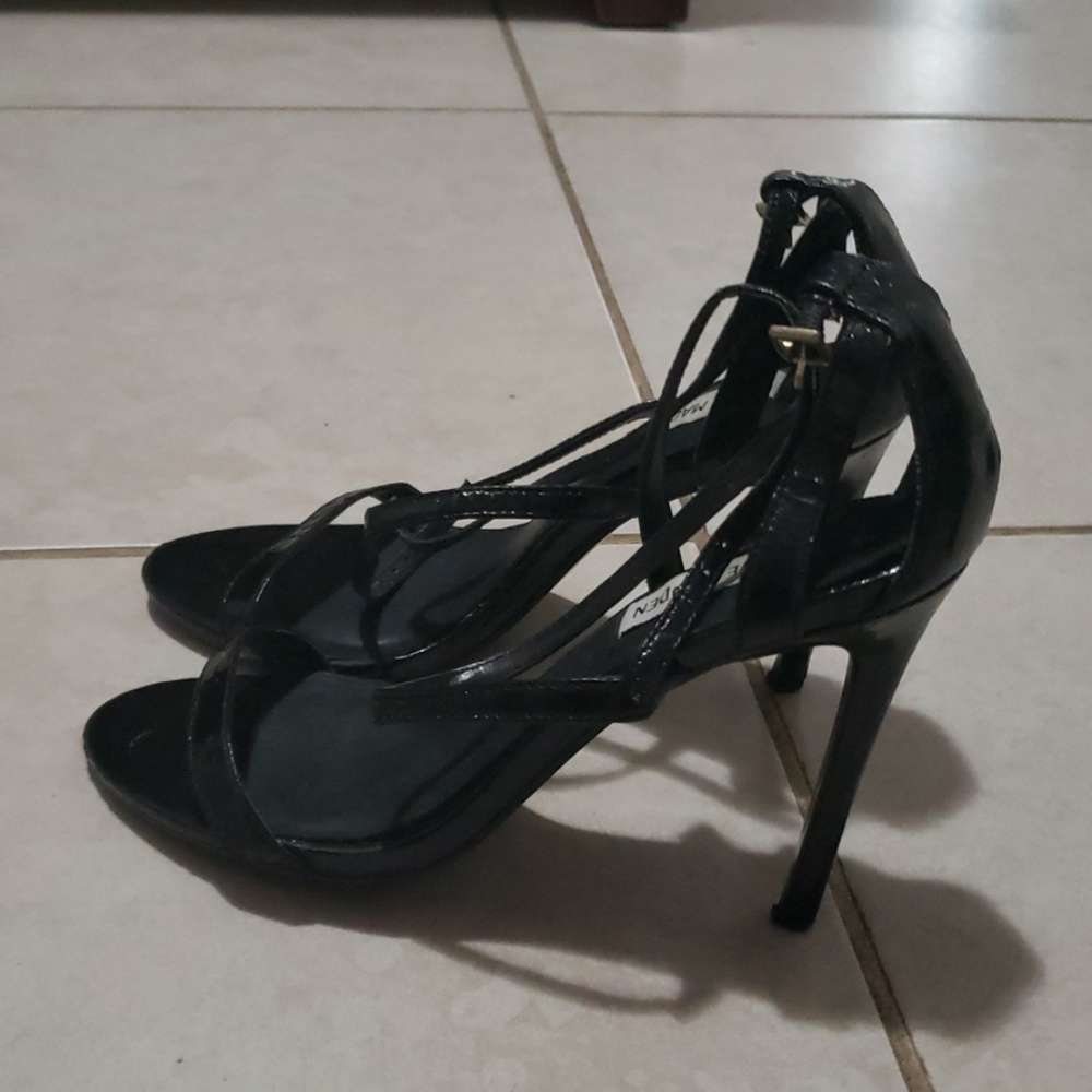 Black dress shoes